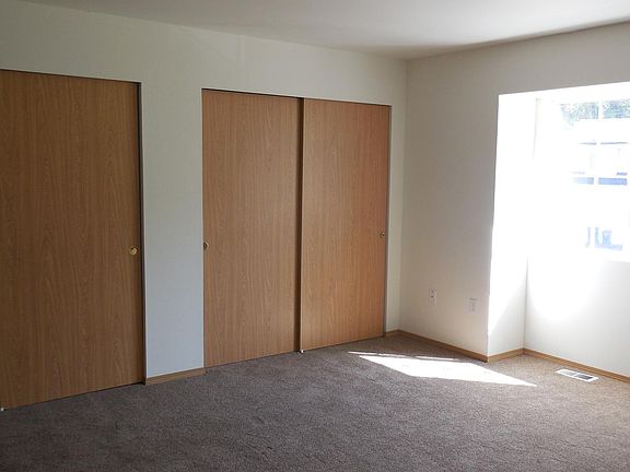4th image of 8821 1st St SE #A