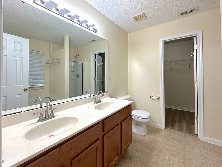 1210 Whitman Dr — Photo 17