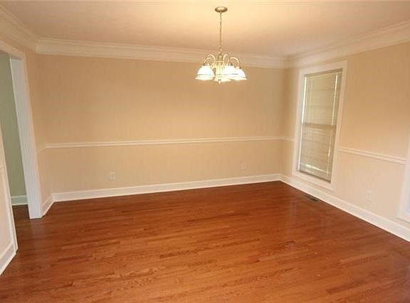 3rd image of 3439 Hickory Glen Dr