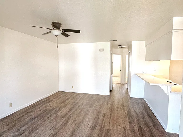 Cameo Village Apartments — Photo 24