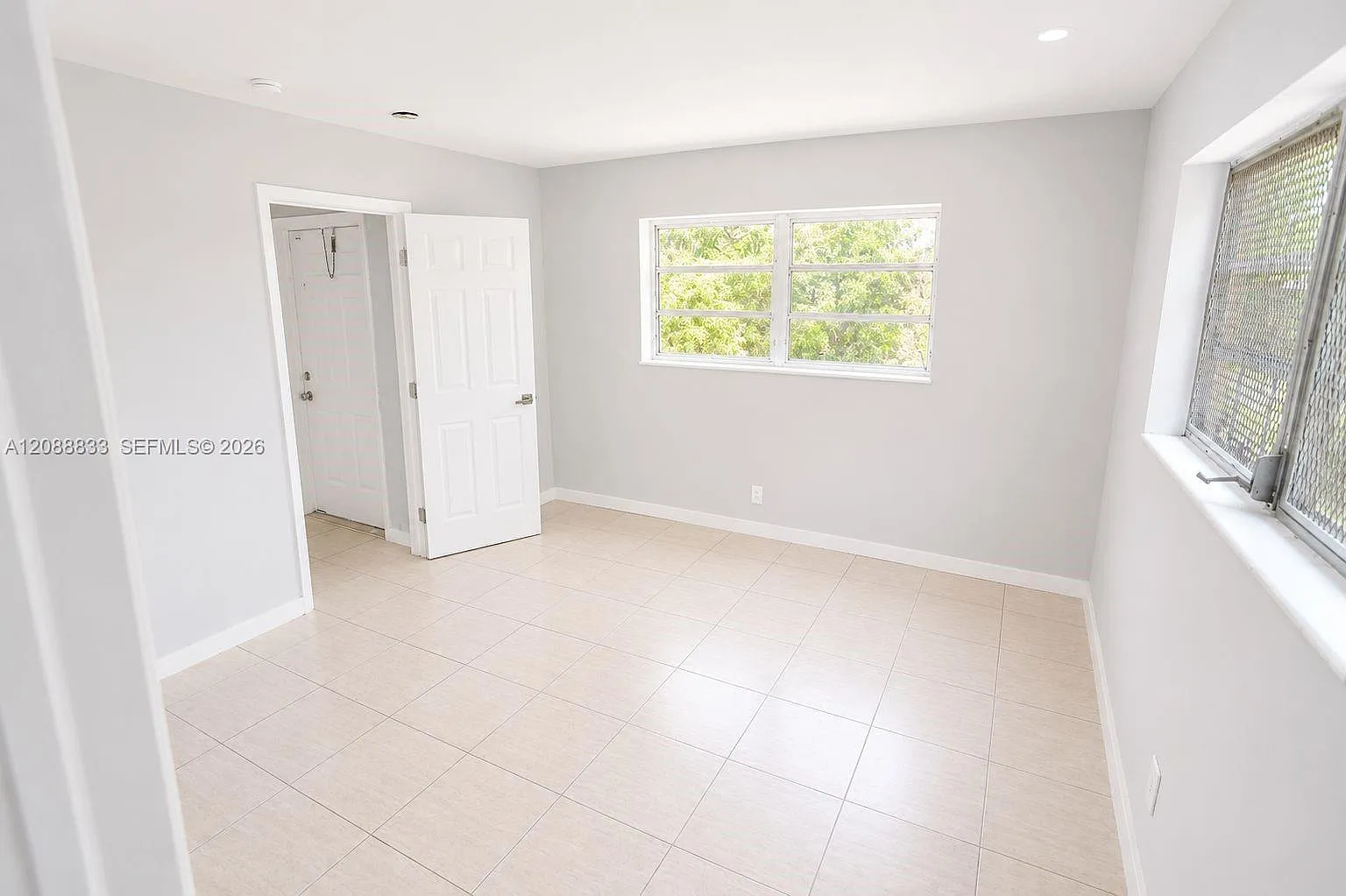 Midland 1st Add — Photo 4