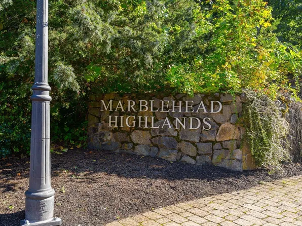 39 Intrepid Cir APT 103, Marblehead, MA 01945