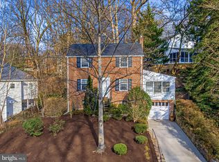 2407 N Vermont St, Arlington, VA 22207