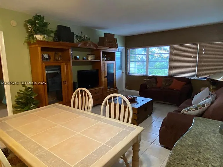 330 SE 2nd St #403F — Photo 8