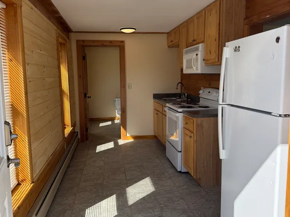 1641 Pond Rd, Augusta, ME 04330