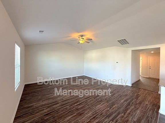 4th image of 397 Aubrey Woods Dr