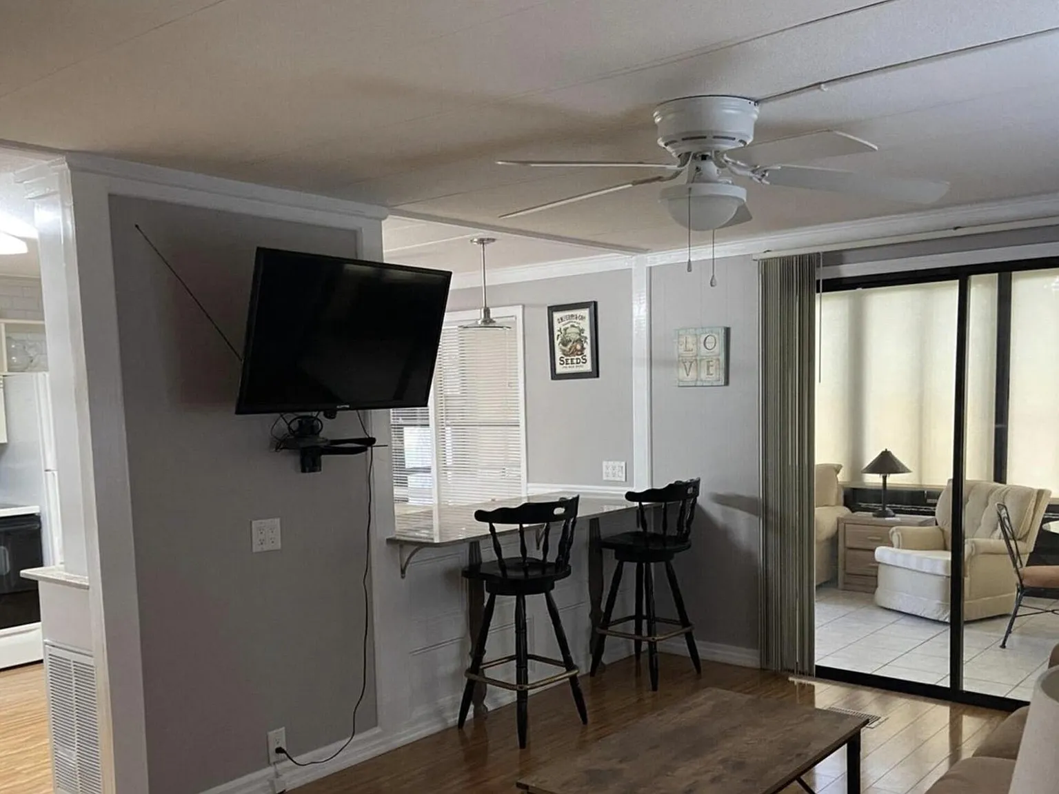 2 bed, 1.5 bath, 960 sqft, $1,500 — Photo 2