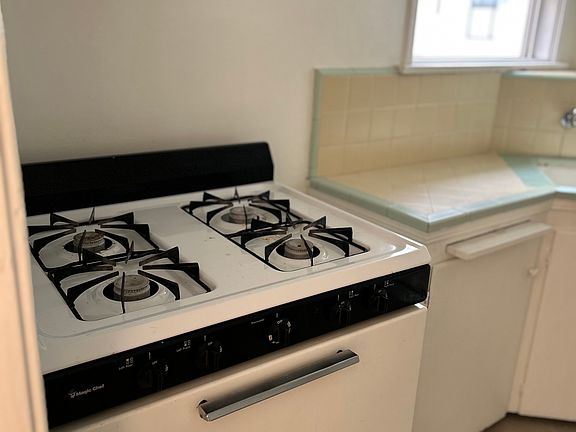 3rd image of 1238 S Beverly Glen Blvd #17