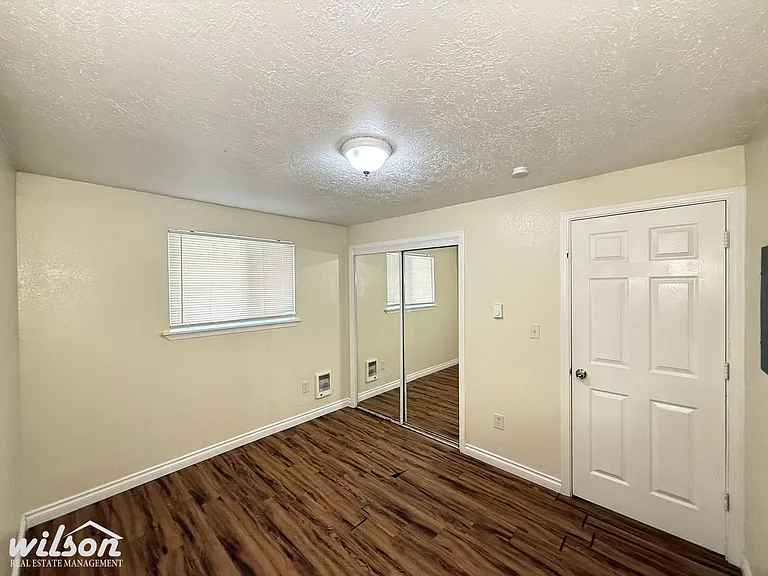 1404 Roosevelt Ave — Photo 9