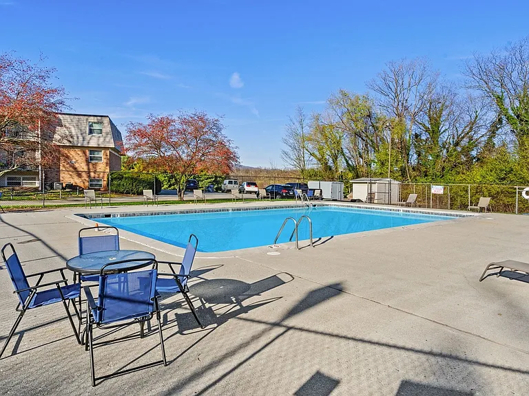 Sterlingwood Pool