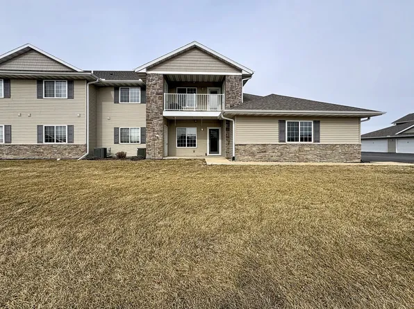 420 E Franklin St APT 104, Eldridge, IA 52748