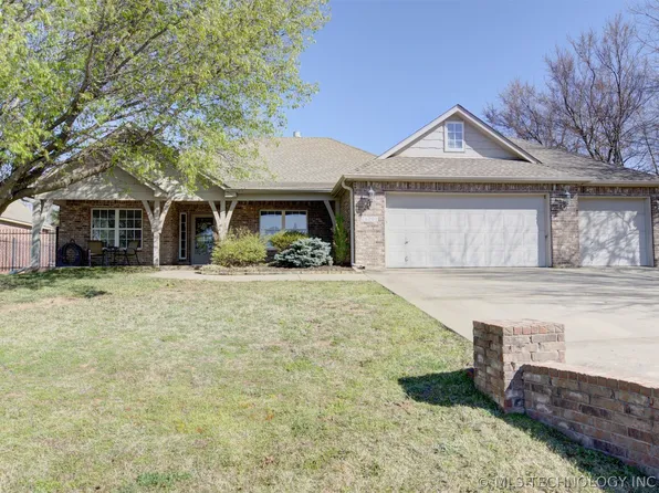 26201 E 111th Ct S, Coweta, OK 74429