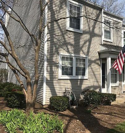 2nd image of 105 Barrington Ct #U-0128
