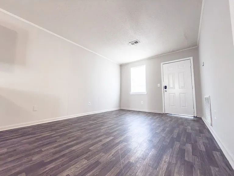 1815 Sumner Ave — Photo 17