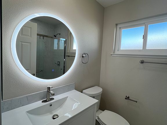 4th image of 2043 Town And Country Ln APT 3