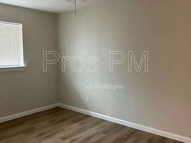 Reiger Park Apartments — Photo 22