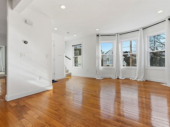 4th image of 21 Emerton St #2