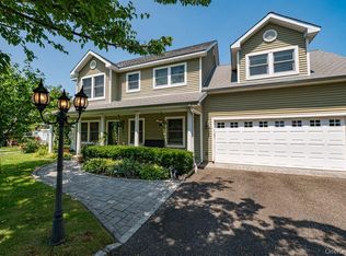 414 2nd Ave W, East Northport, NY 11731