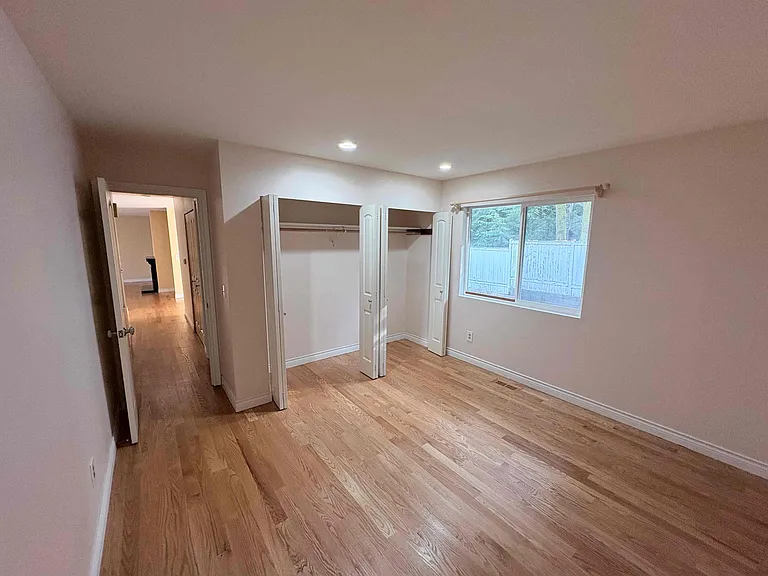 10215 SE 6th St — Photo 5