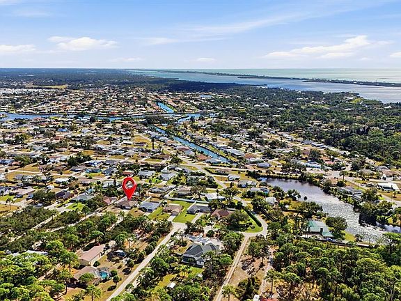 3rd image of 1531 Keyway Road