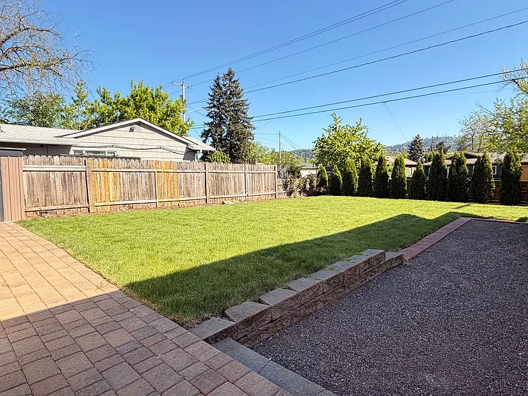 10107 SE Harold St — Photo 24