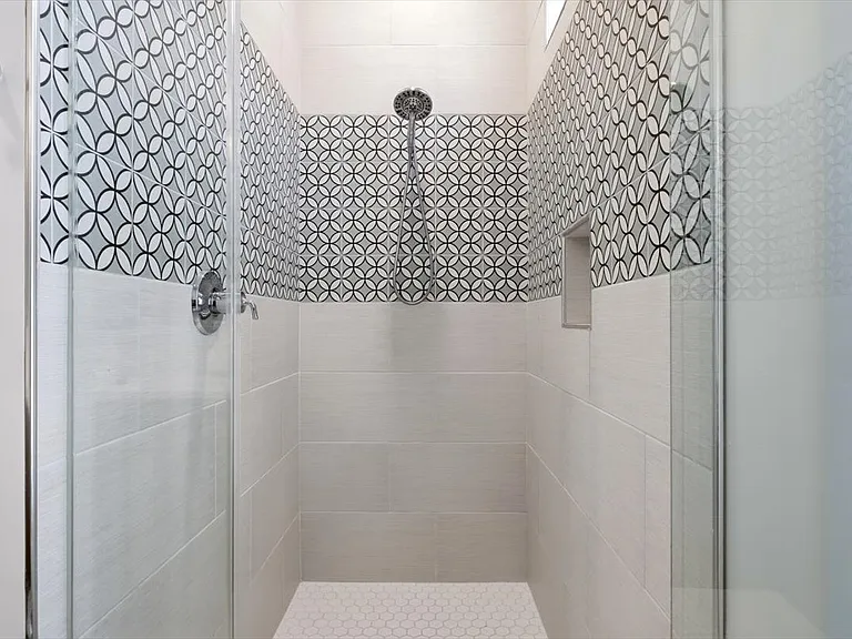 8320 Surf Dr — Photo 15