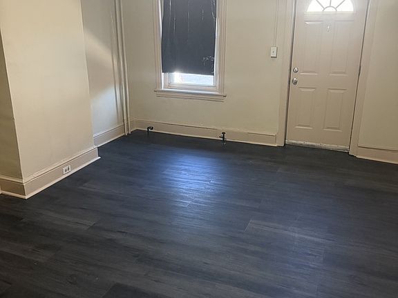 3rd image of 352 1/2 E Airy St