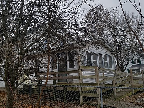 back porch w handicap ramp.