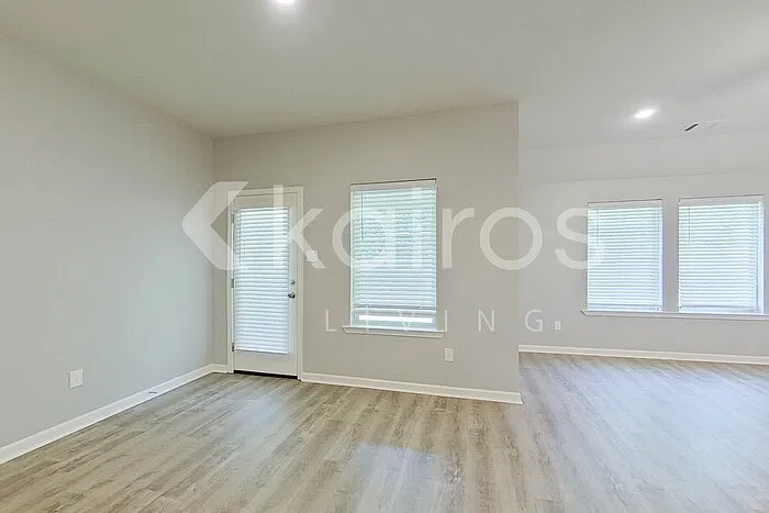 3 bed, 2.0 bath, 1613 sqft, $1,925 — Photo 4