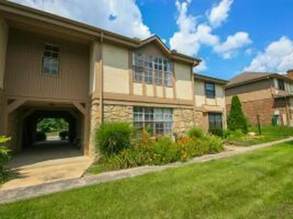 92 Stornoway Dr W #92B, Columbus, OH 43213