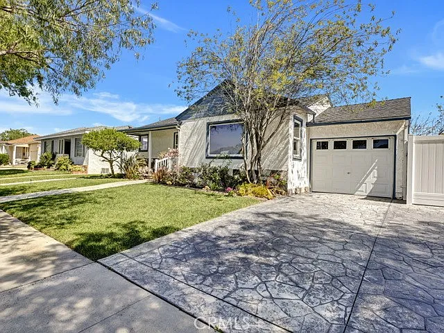 17032 Falda Ave — Photo 2