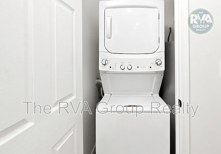 1609 Rogers St — Photo 18