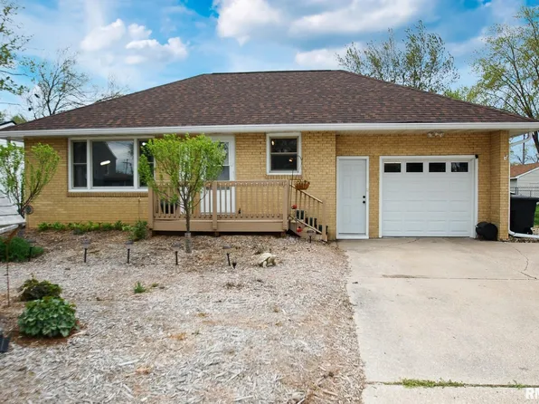 106 Carroll St, East Peoria, IL 61611