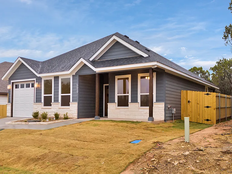 5619 Barkridge Dr — Photo 3
