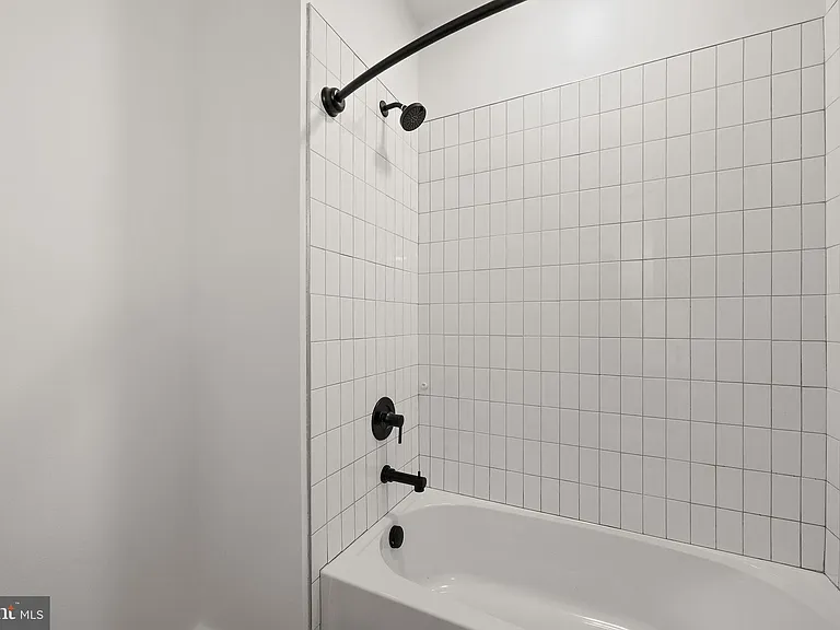 801 N Market St #303 — Photo 6