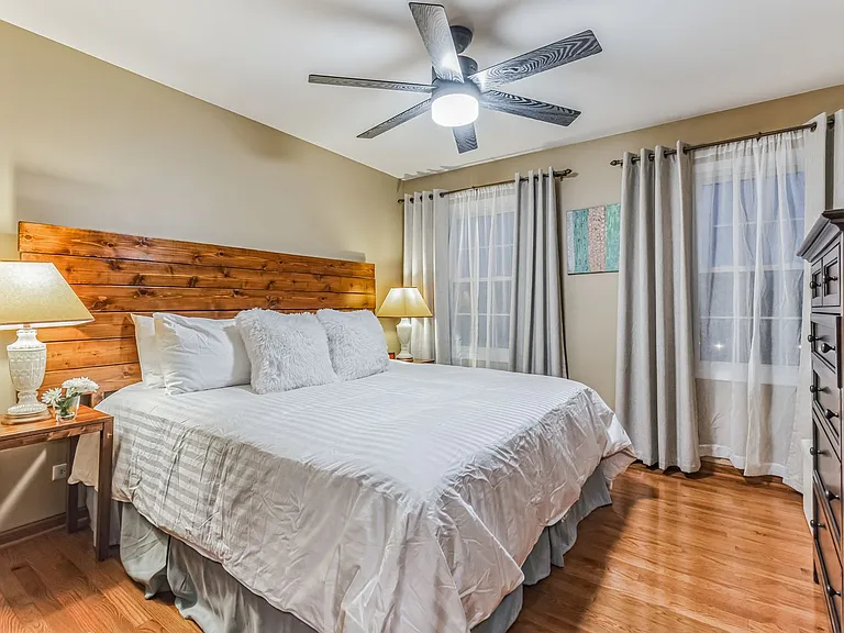 324 Chesapeake Ln — Photo 35