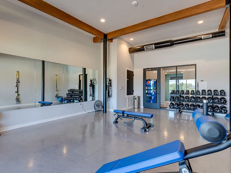 24/7 Fitness Center