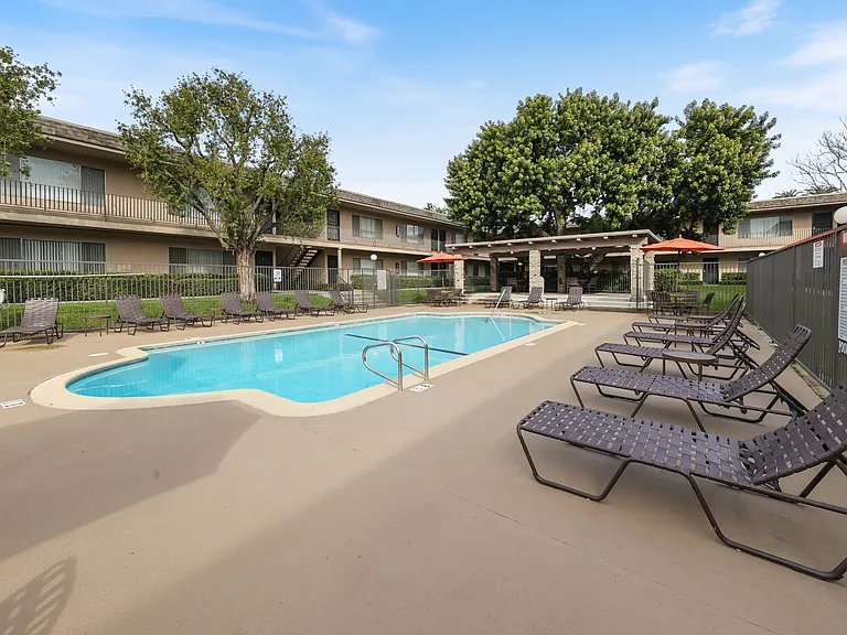 Kimberly Arms Apartment Homes — Photo 3