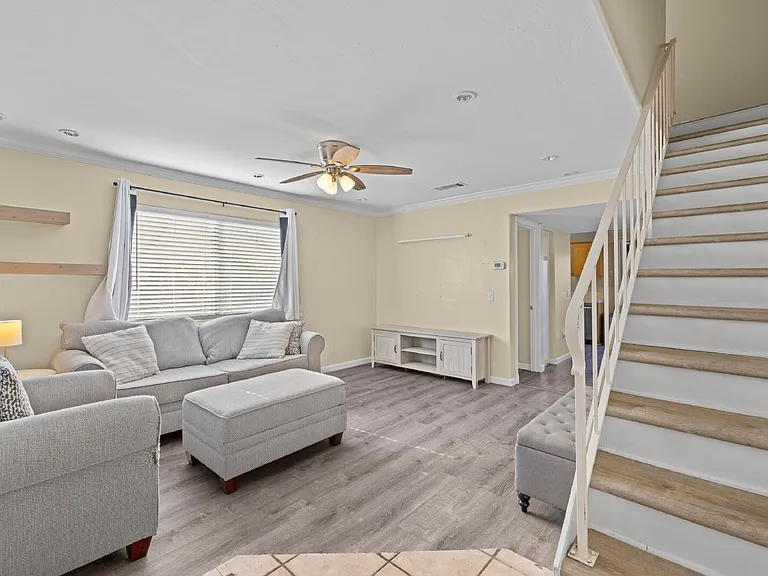 2648 Alpine Blvd #A — Photo 2