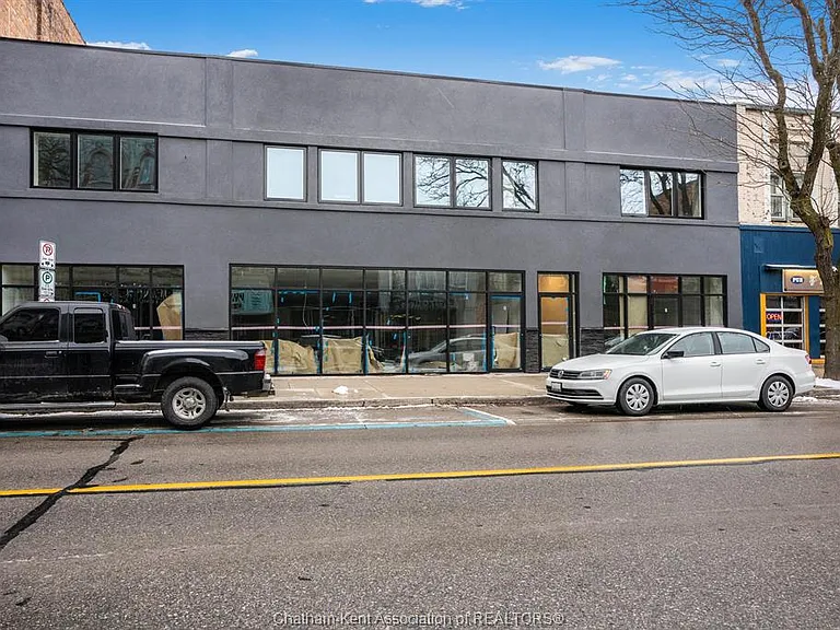 153 King St W #7 — Photo 15