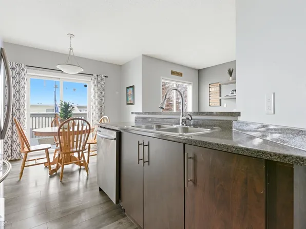 843 Youville Dr NW #59, Edmonton, AB T6L 7E7