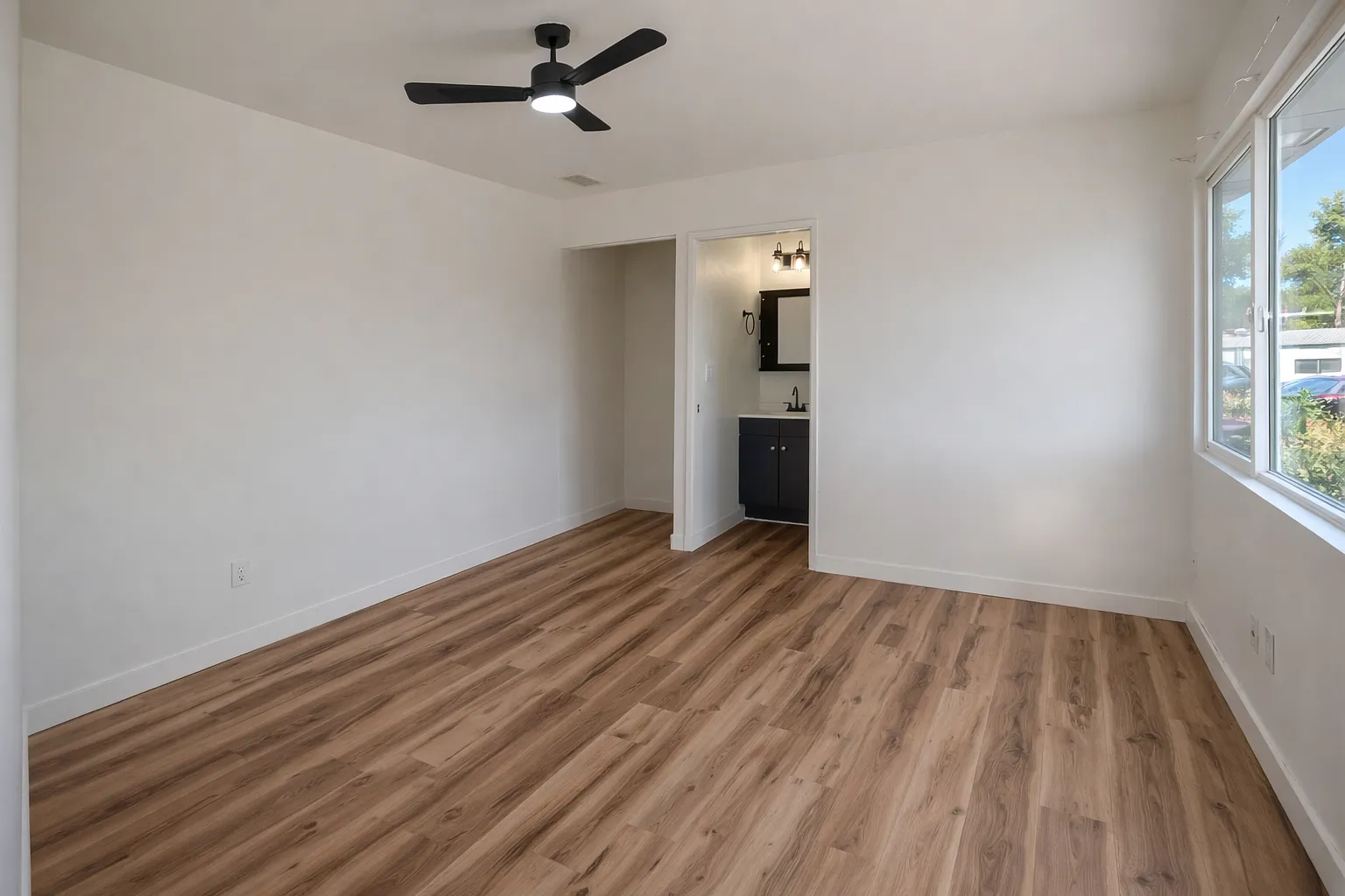 Linwood Pl, Escondido — Photo 2