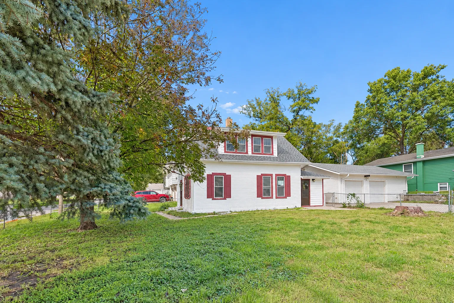 3 bed, 1.5 bath, 1356 sqft, $1,799 — Photo 4