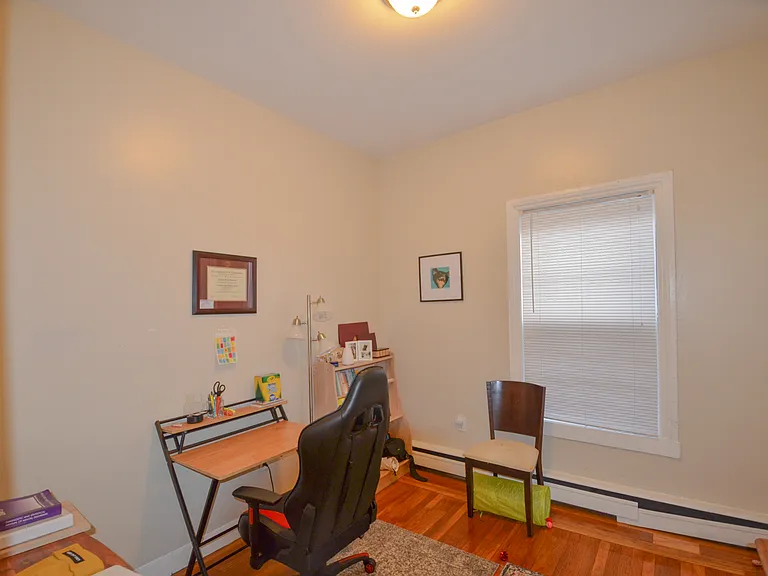 40 Bowen St #11A — Photo 4