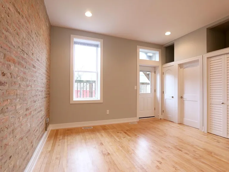 2132 S Washtenaw Ave #2 — Photo 5