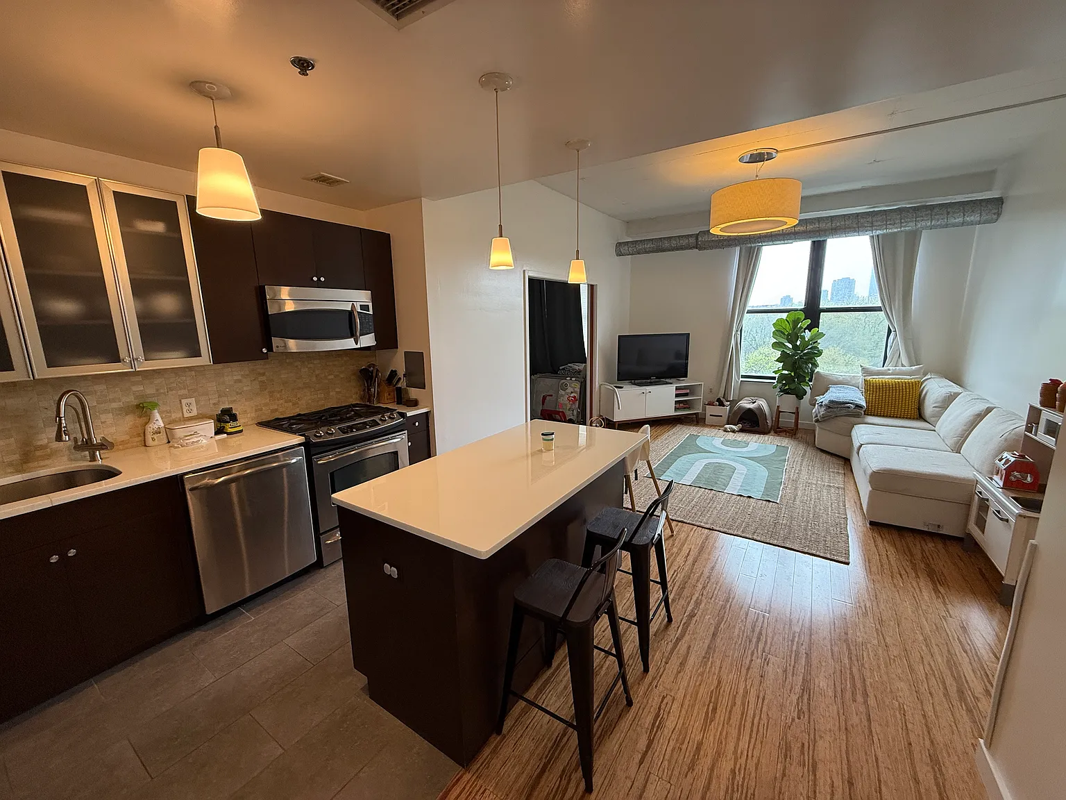 232 Pavonia Ave — Photo 3