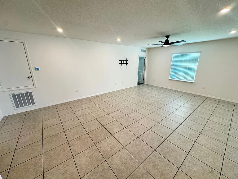 320 Mariana Way — Photo 13