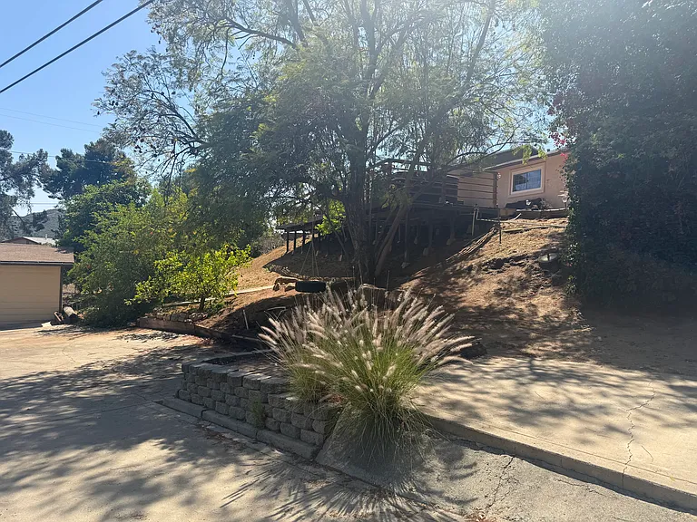 262 Editha Dr — Photo 18