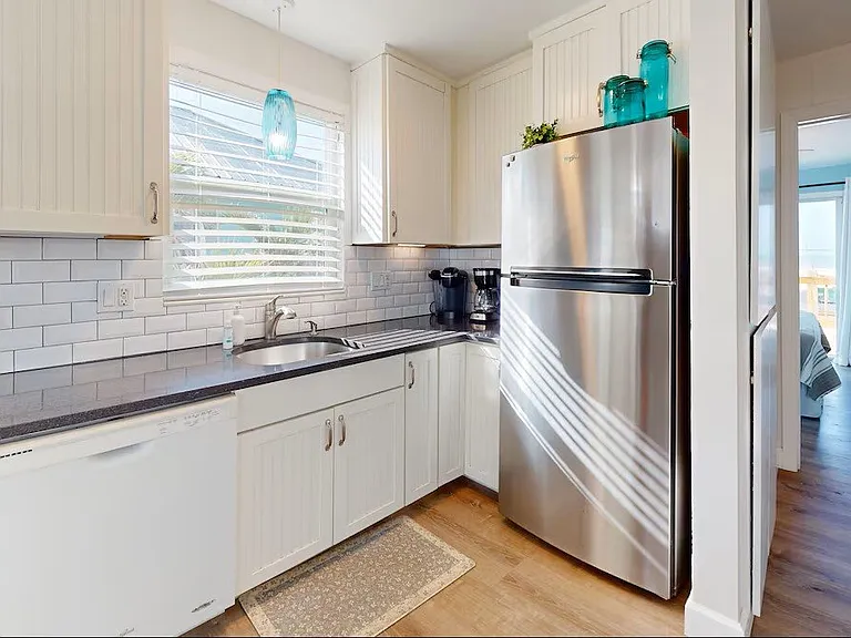 5560 Palmetto St — Photo 12
