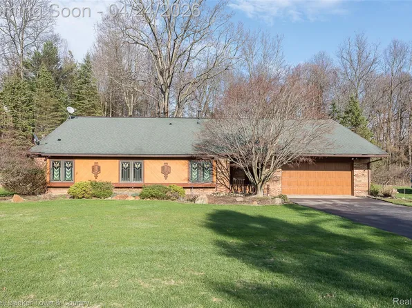 5415 Prairie Vw, Brighton, MI 48116